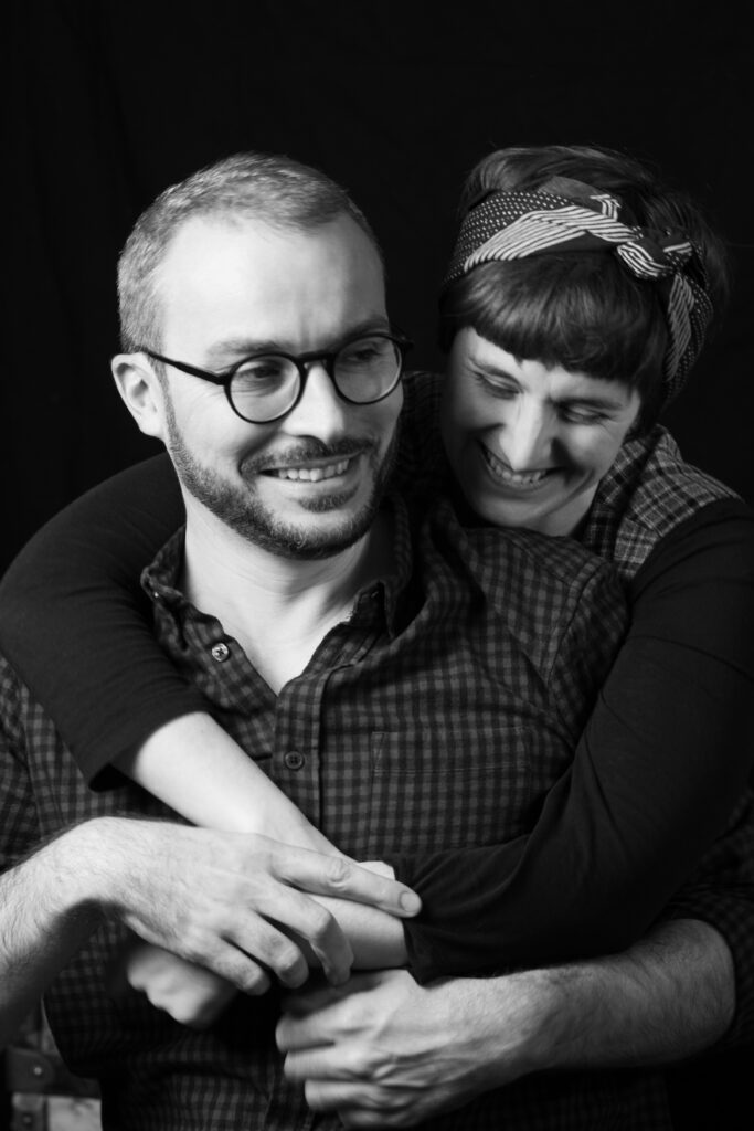 Photographie d'un couple en noir et blanc